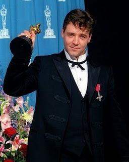 Los actores peor vestidos de los Oscar2