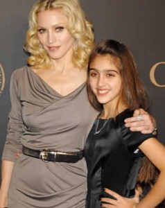 Madonna y su hija lanzaron su propia coleccion1