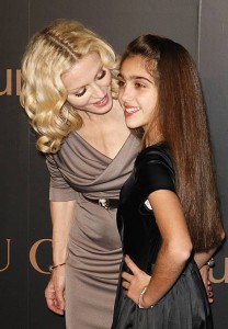 Madonna y su hija lanzaron su propia coleccion2
